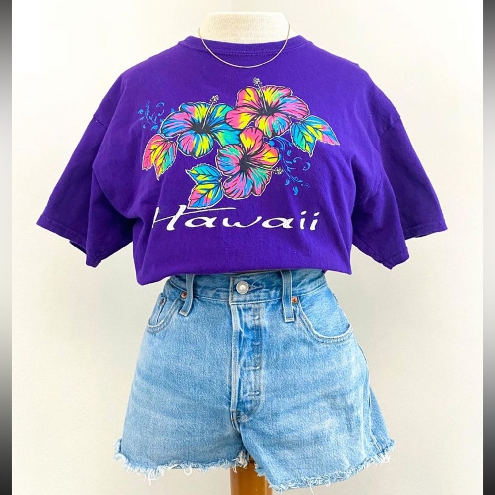 Y2K Hawaii Graphic Tshirt